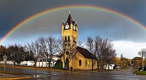 Regenbogen-Kirche-470